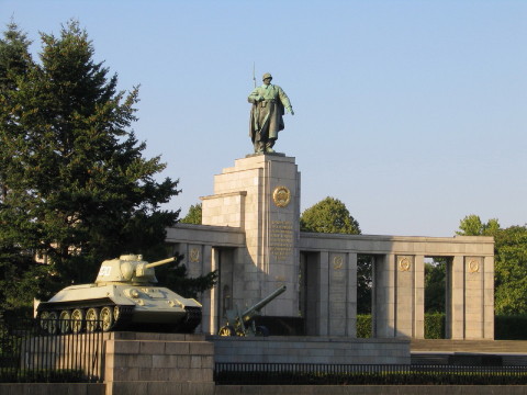 Berlin-Det-Russiske-Soldatermindesmaerke.JPG